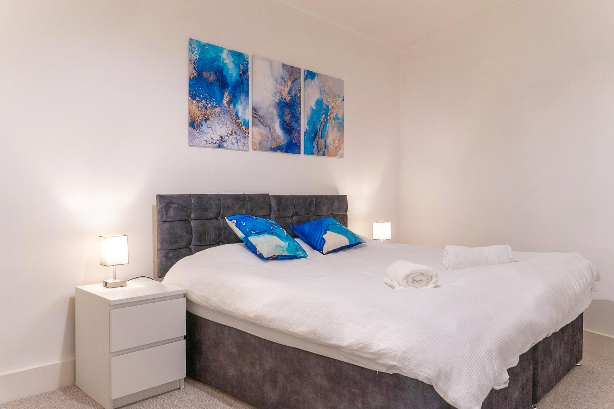 The Regency Suite - Modern 2-Bed 1-Bath Apartment 彻特西 外观 照片