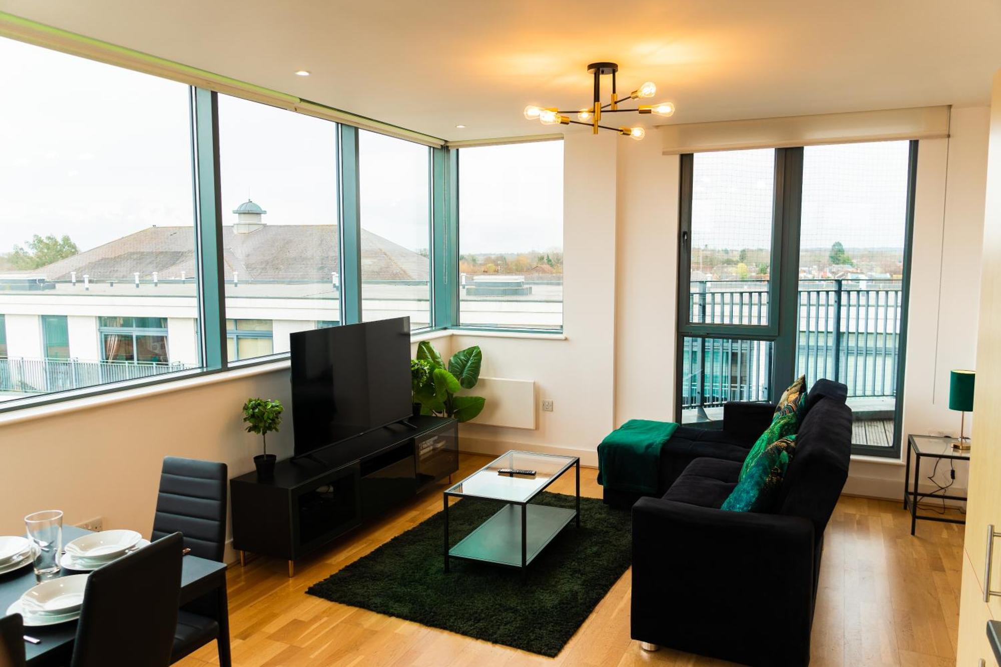 The Regency Suite - Modern 2-Bed 1-Bath Apartment 彻特西 外观 照片