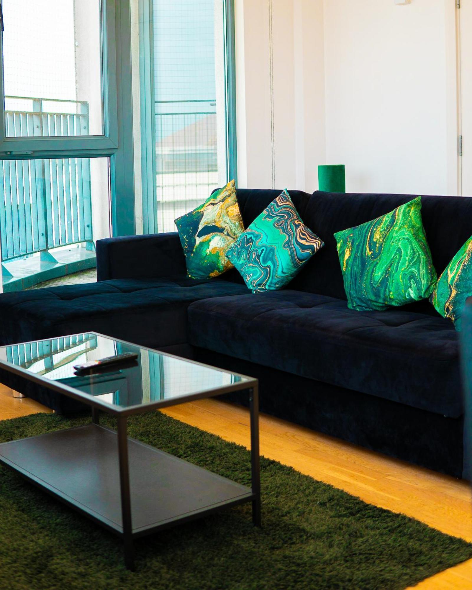 The Regency Suite - Modern 2-Bed 1-Bath Apartment 彻特西 外观 照片