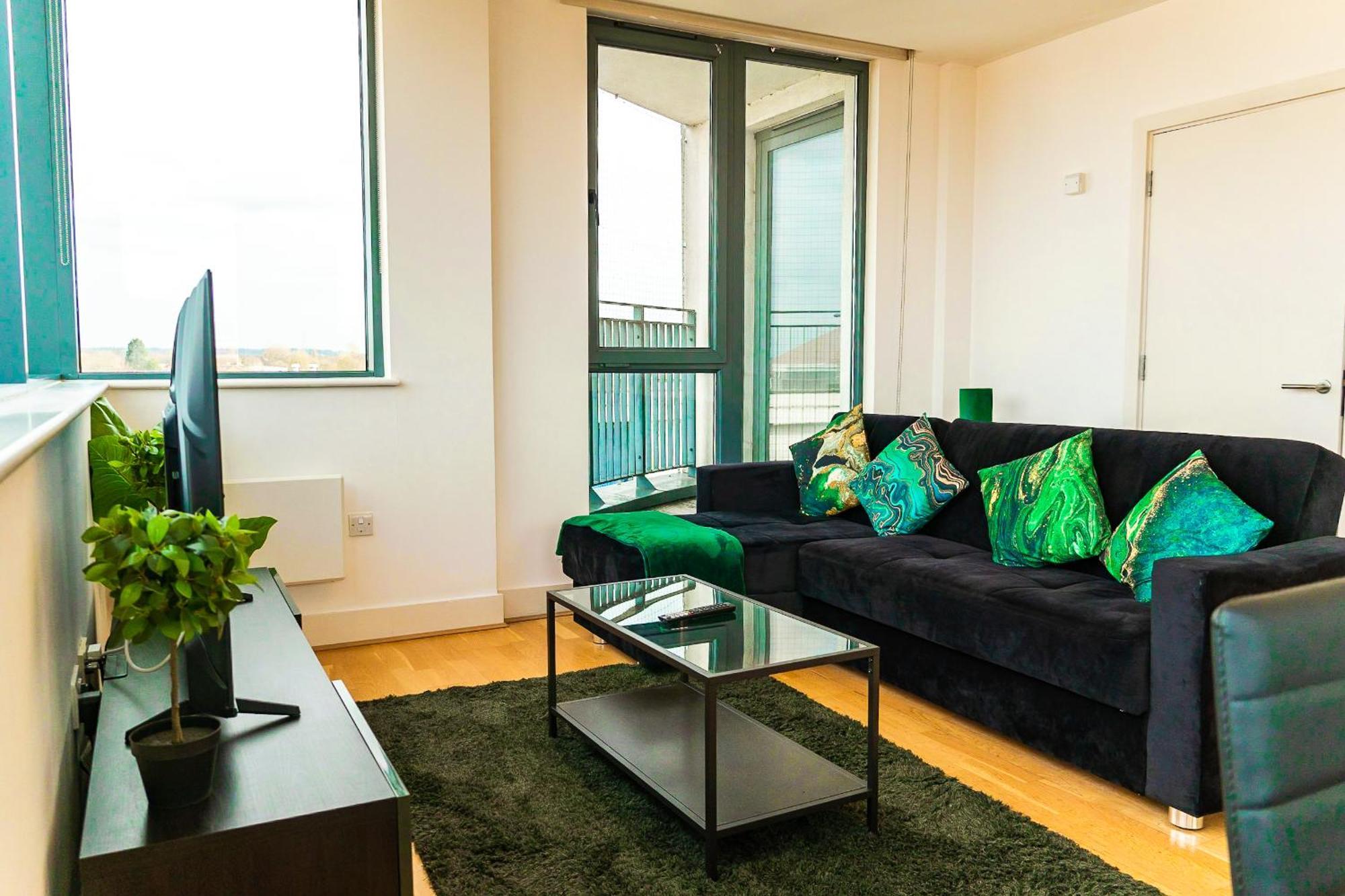 The Regency Suite - Modern 2-Bed 1-Bath Apartment 彻特西 外观 照片